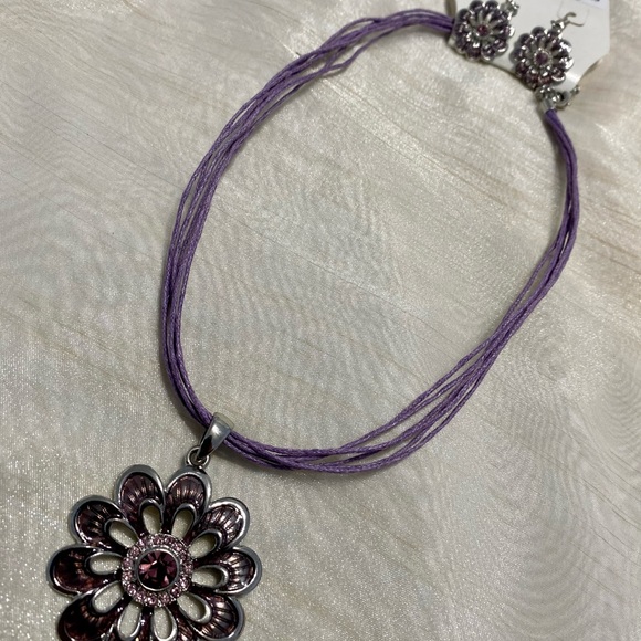 Necklace with Earrings - Picture 2 of 2